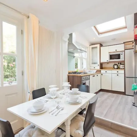 아파트 Luxury Quiet 2 Bedroom With Garden In Central Rathmines Lei7k20 더블린
